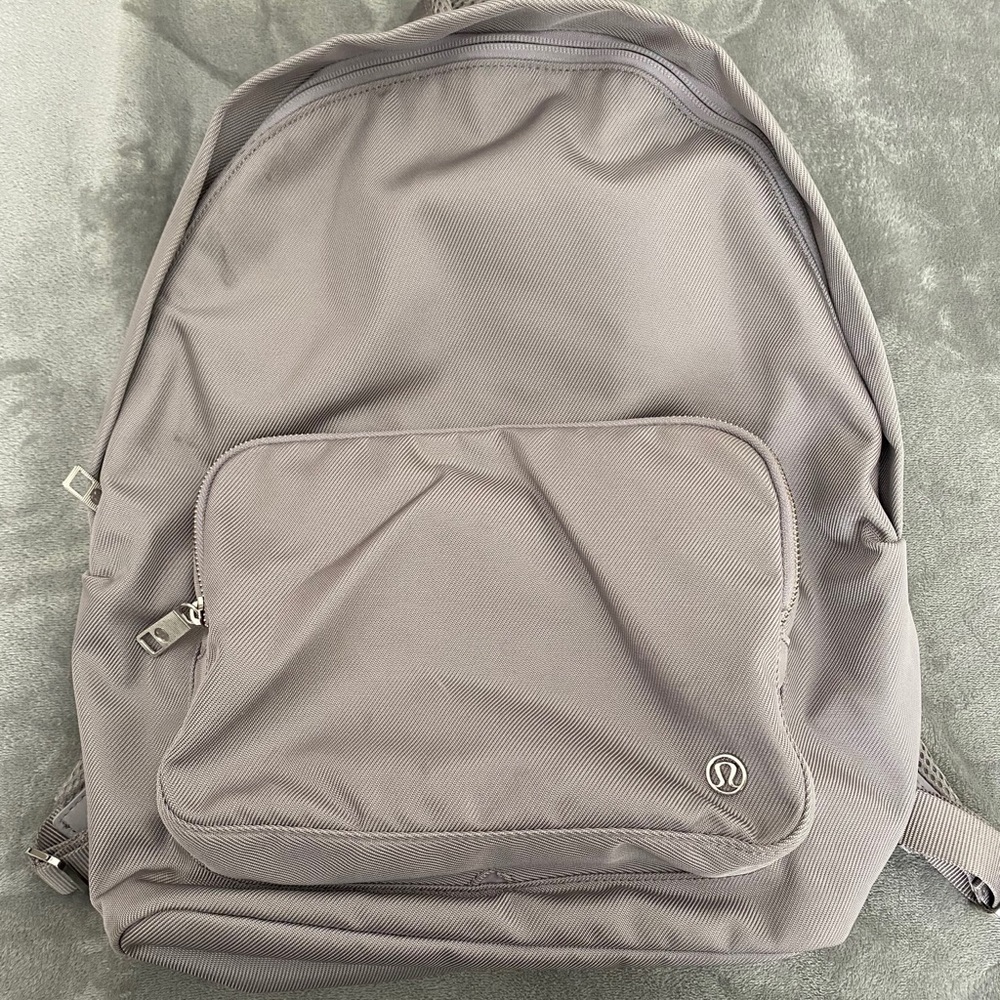 Lululemon Everywhere Backpack Mesh Chrome 17 Liter